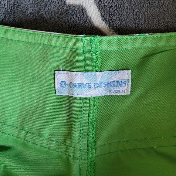 Carve Designs Womens 10.5 Inseam Board Shorts Sz Medium Green Tropical Beach NWT - Picture 2 of 9
